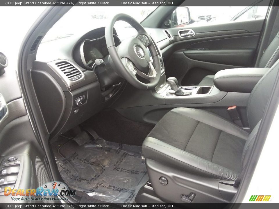 2018 Jeep Grand Cherokee Altitude 4x4 Bright White / Black Photo #4