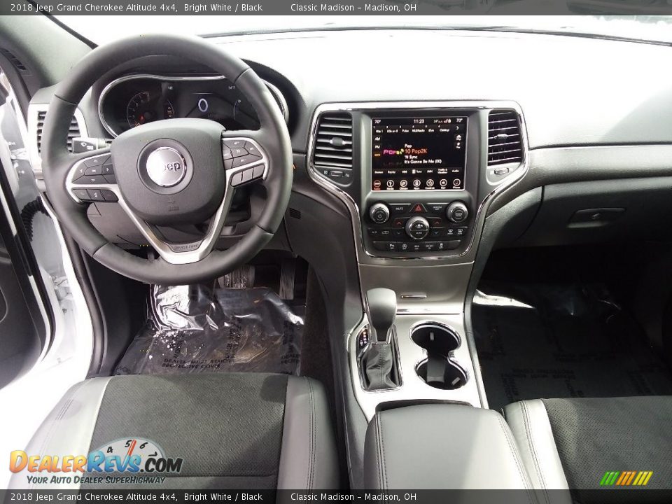 2018 Jeep Grand Cherokee Altitude 4x4 Bright White / Black Photo #6