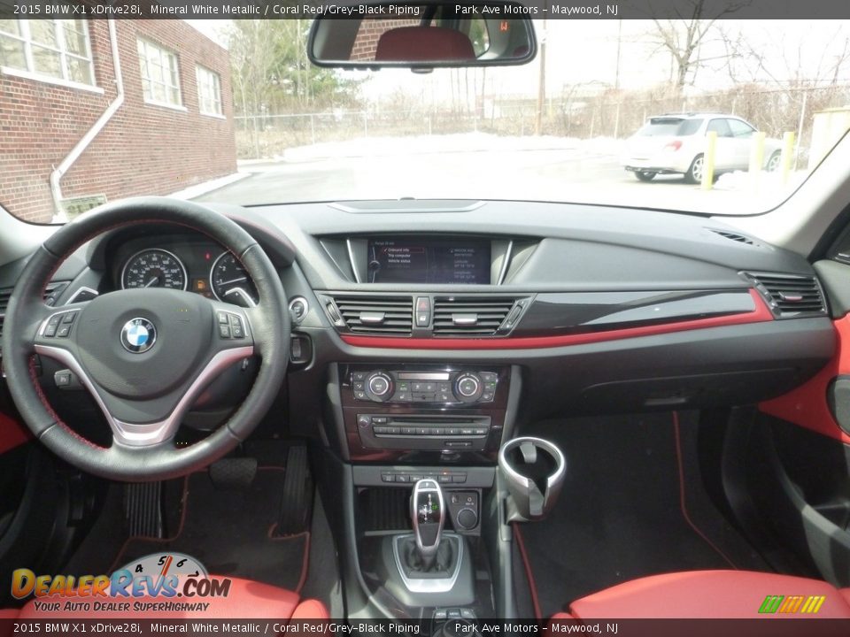 2015 BMW X1 xDrive28i Mineral White Metallic / Coral Red/Grey-Black Piping Photo #27