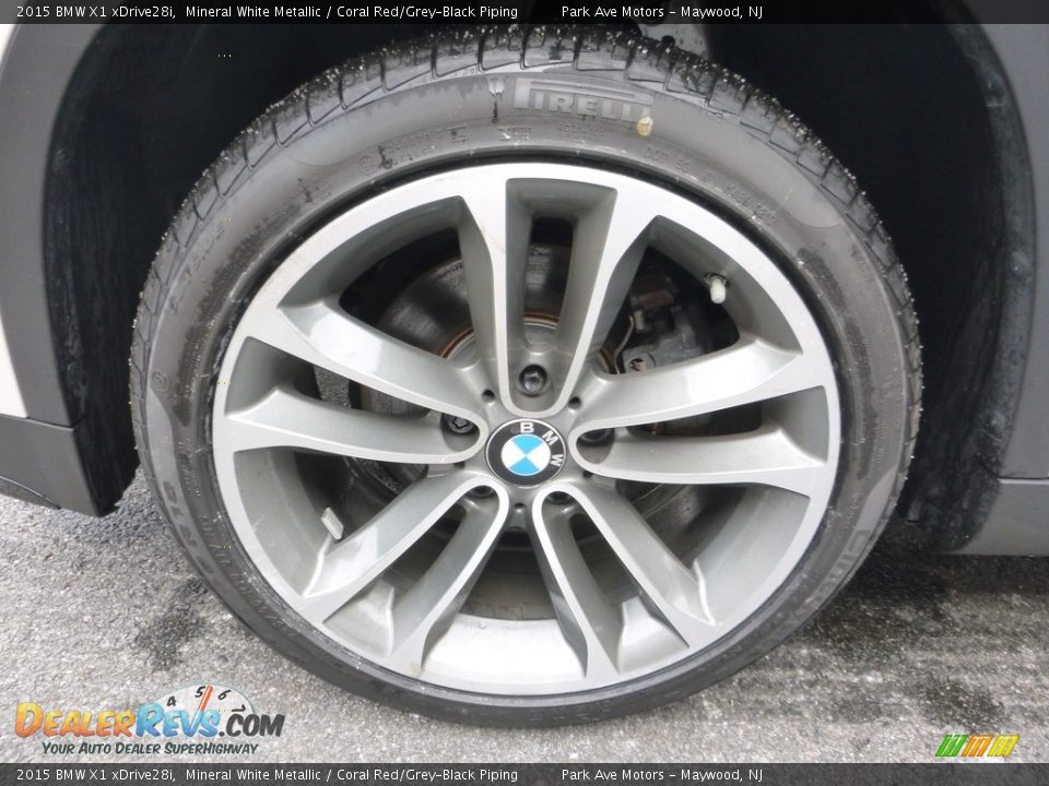 2015 BMW X1 xDrive28i Mineral White Metallic / Coral Red/Grey-Black Piping Photo #31