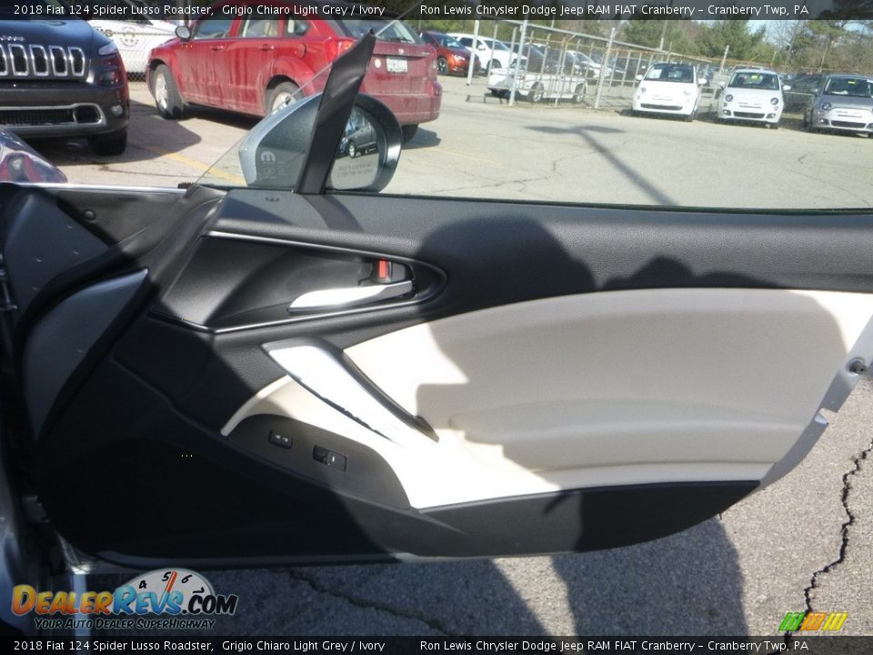 2018 Fiat 124 Spider Lusso Roadster Grigio Chiaro Light Grey / Ivory Photo #10