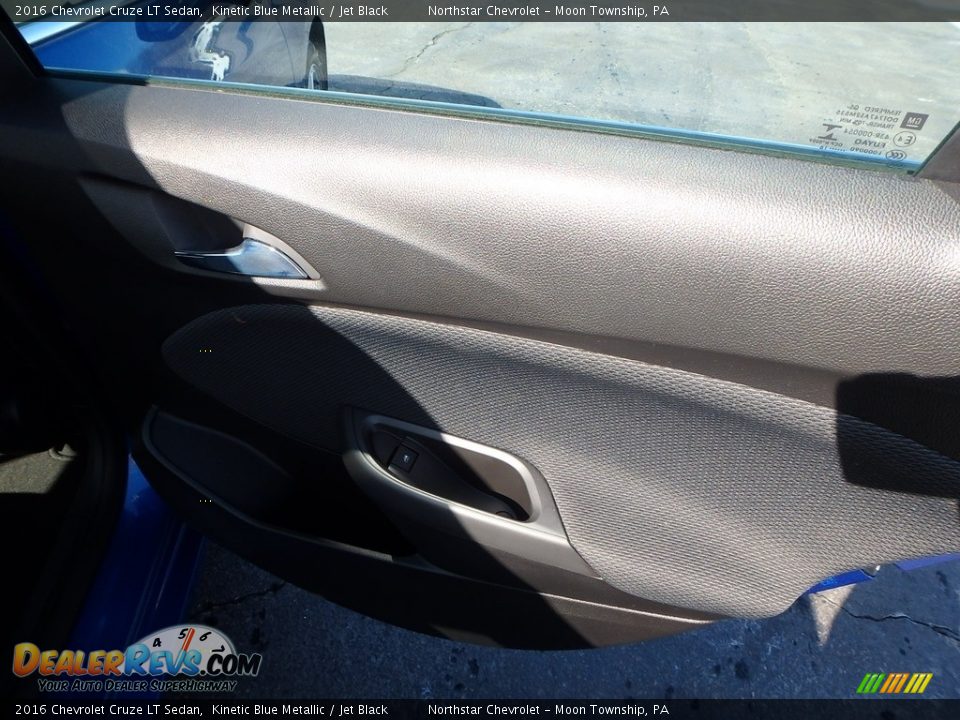 2016 Chevrolet Cruze LT Sedan Kinetic Blue Metallic / Jet Black Photo #19