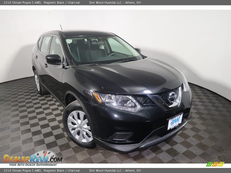 2016 Nissan Rogue S AWD Magnetic Black / Charcoal Photo #4