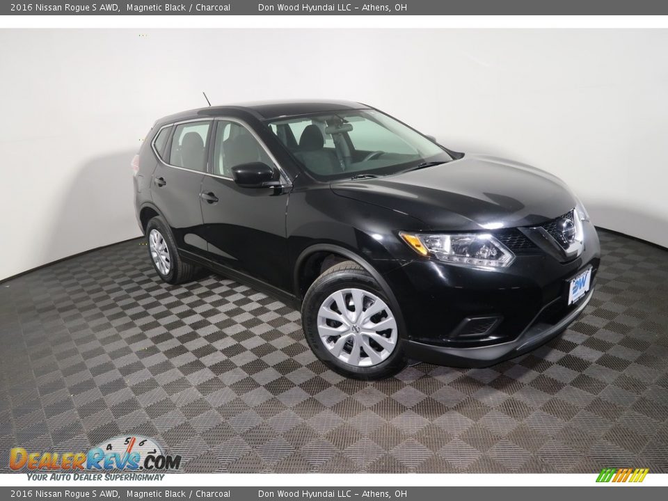 2016 Nissan Rogue S AWD Magnetic Black / Charcoal Photo #5