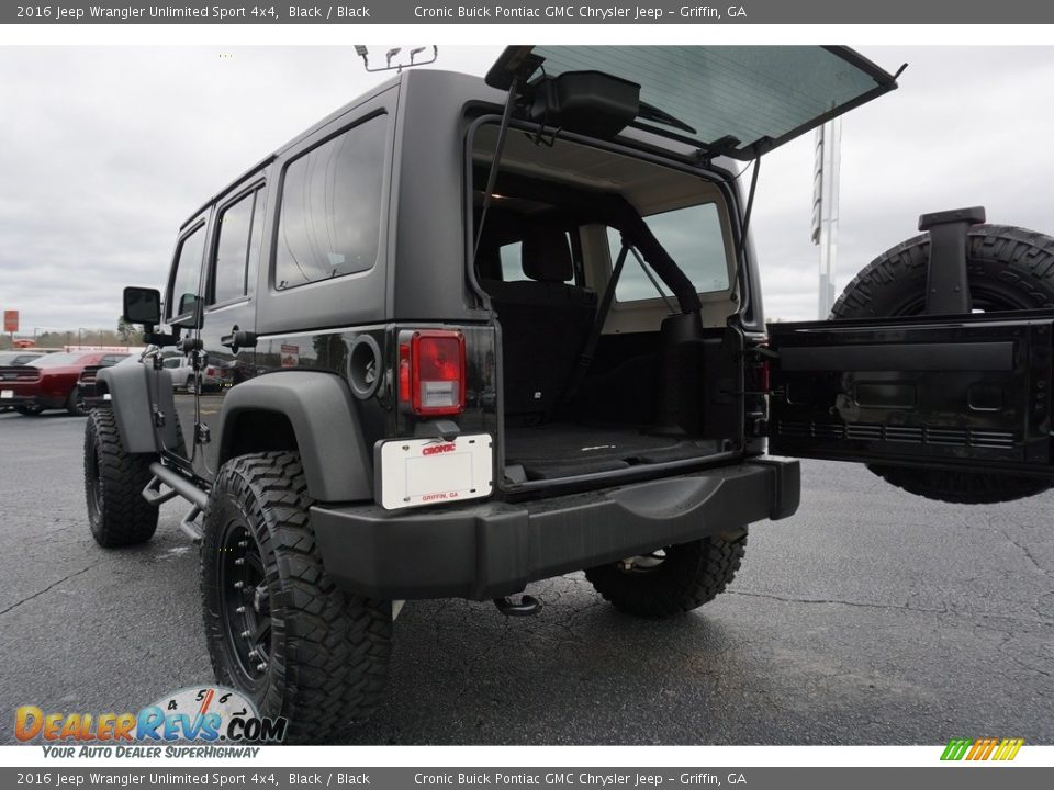 2016 Jeep Wrangler Unlimited Sport 4x4 Black / Black Photo #18