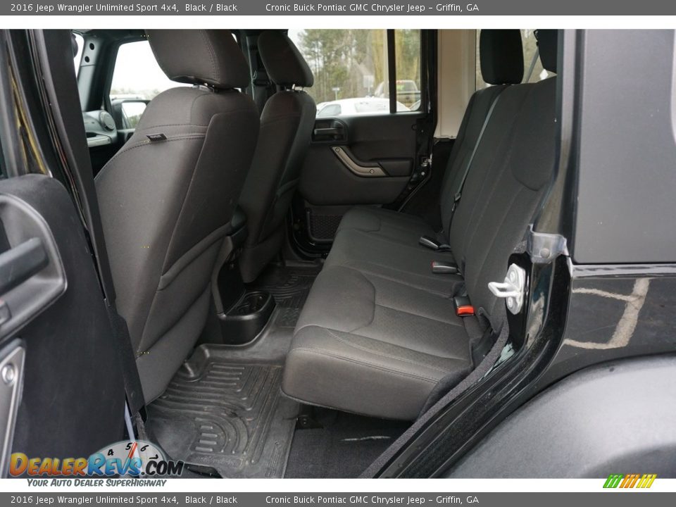 2016 Jeep Wrangler Unlimited Sport 4x4 Black / Black Photo #20