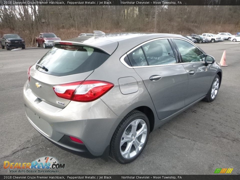 2018 Chevrolet Cruze Premier Hatchback Pepperdust Metallic / Jet Black Photo #5