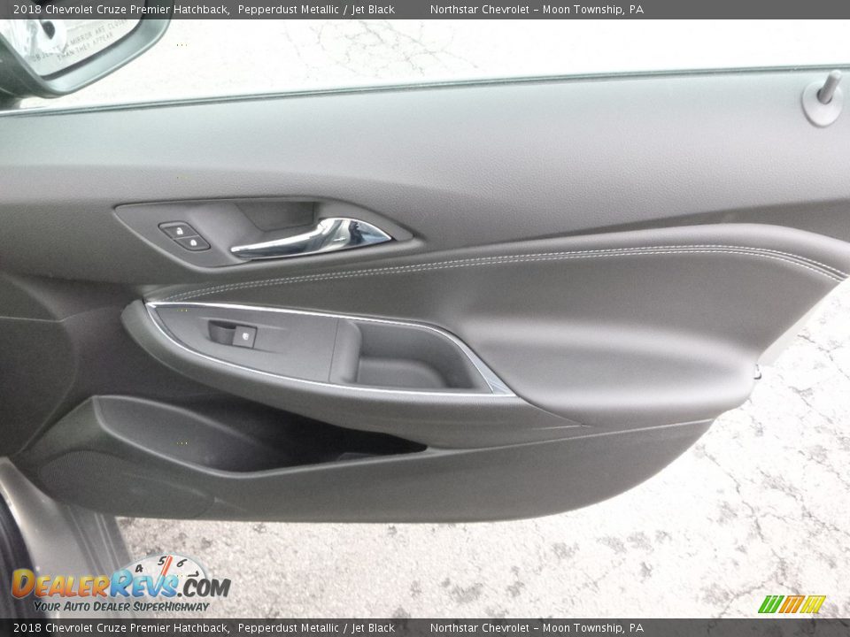2018 Chevrolet Cruze Premier Hatchback Pepperdust Metallic / Jet Black Photo #12