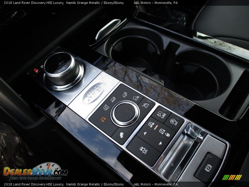 Controls of 2018 Land Rover Discovery HSE Luxury Photo #15