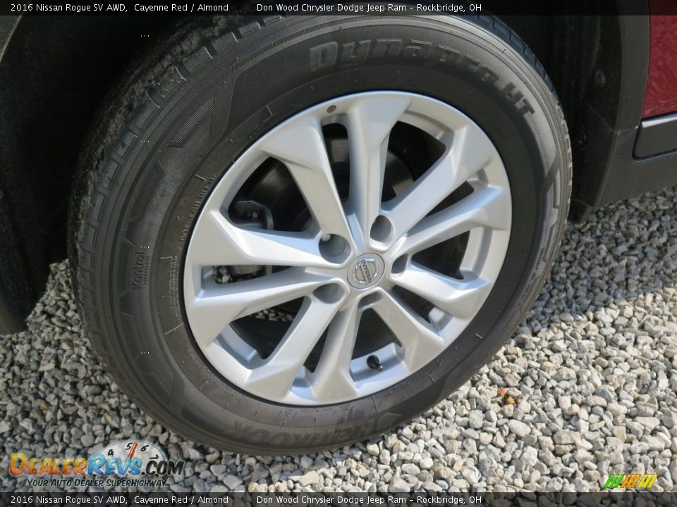 2016 Nissan Rogue SV AWD Cayenne Red / Almond Photo #20