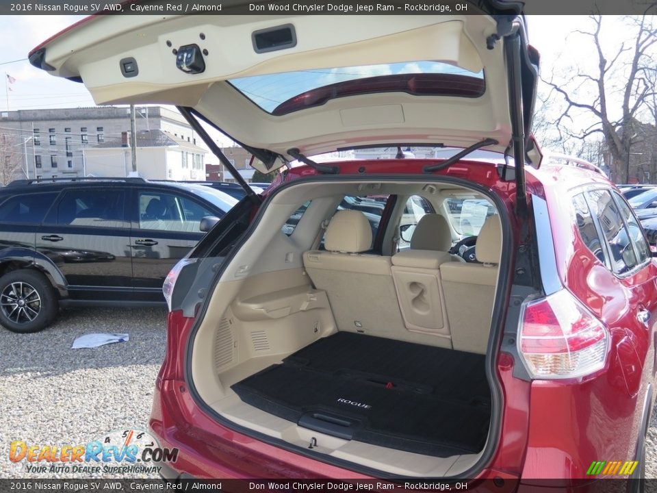 2016 Nissan Rogue SV AWD Cayenne Red / Almond Photo #22