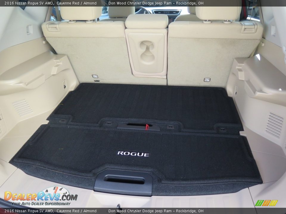 2016 Nissan Rogue SV AWD Cayenne Red / Almond Photo #23