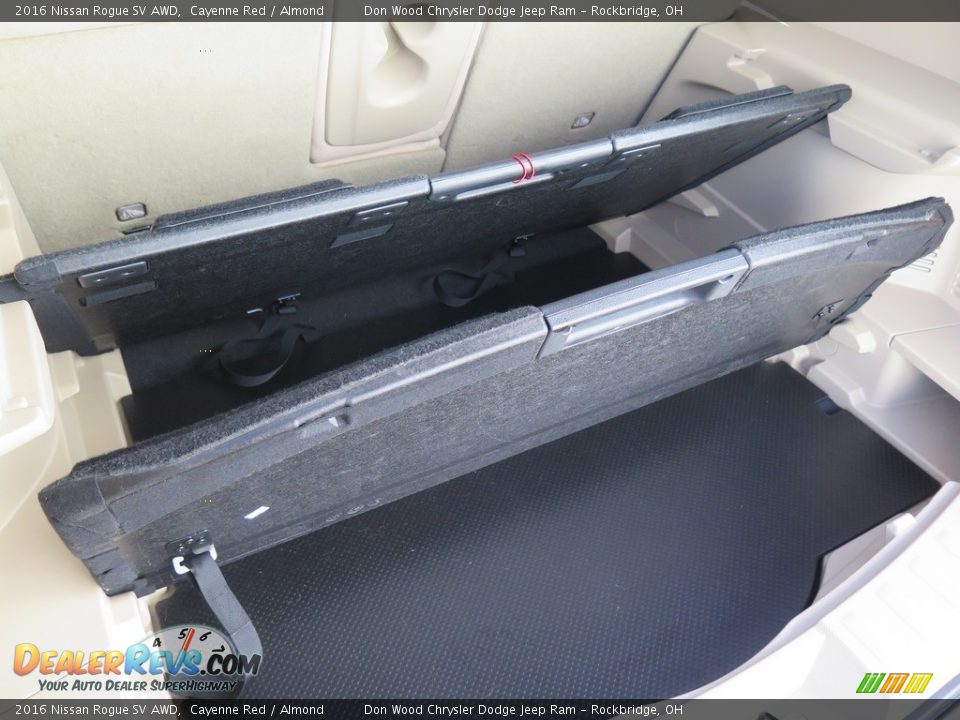 2016 Nissan Rogue SV AWD Cayenne Red / Almond Photo #24