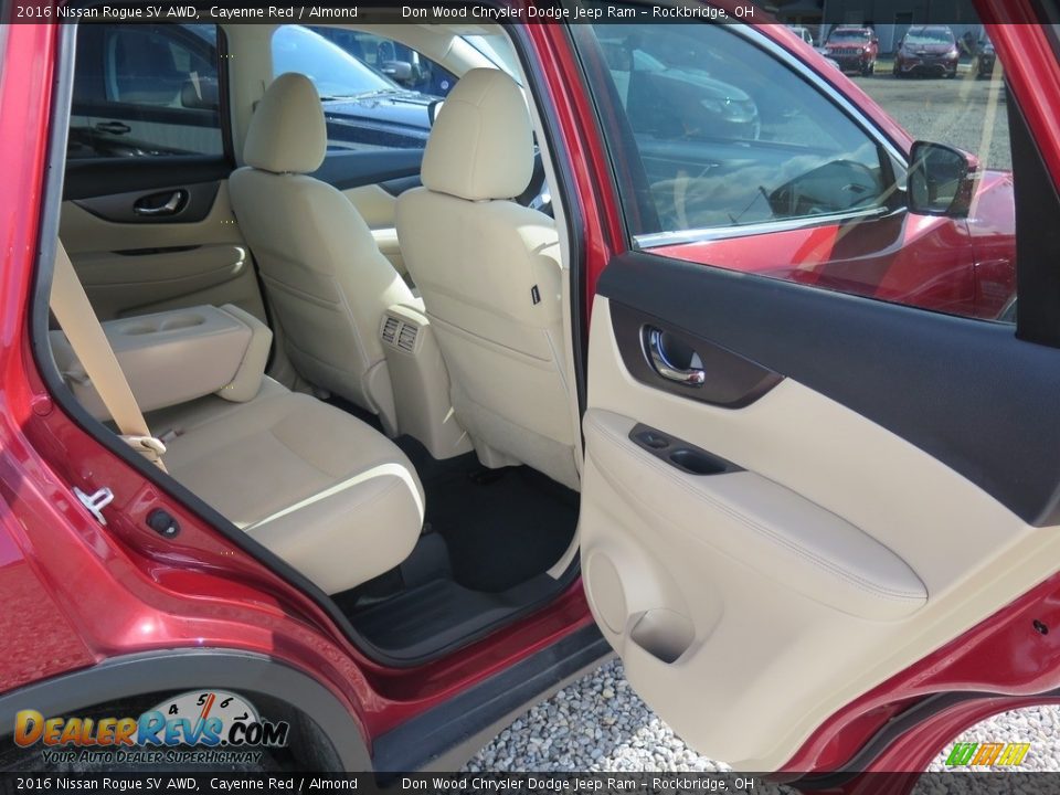 2016 Nissan Rogue SV AWD Cayenne Red / Almond Photo #28