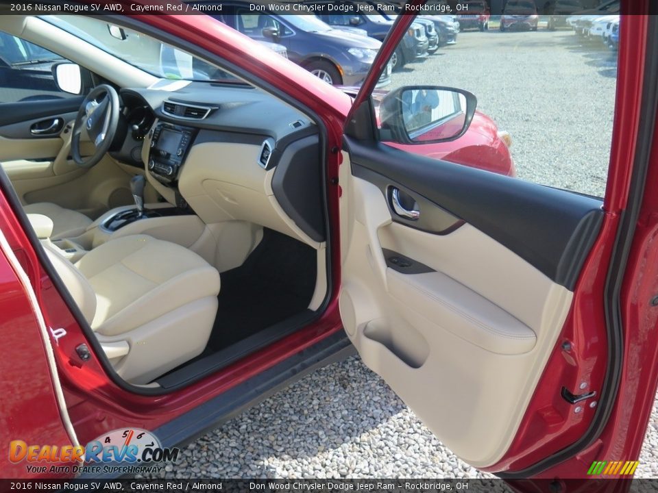 2016 Nissan Rogue SV AWD Cayenne Red / Almond Photo #29