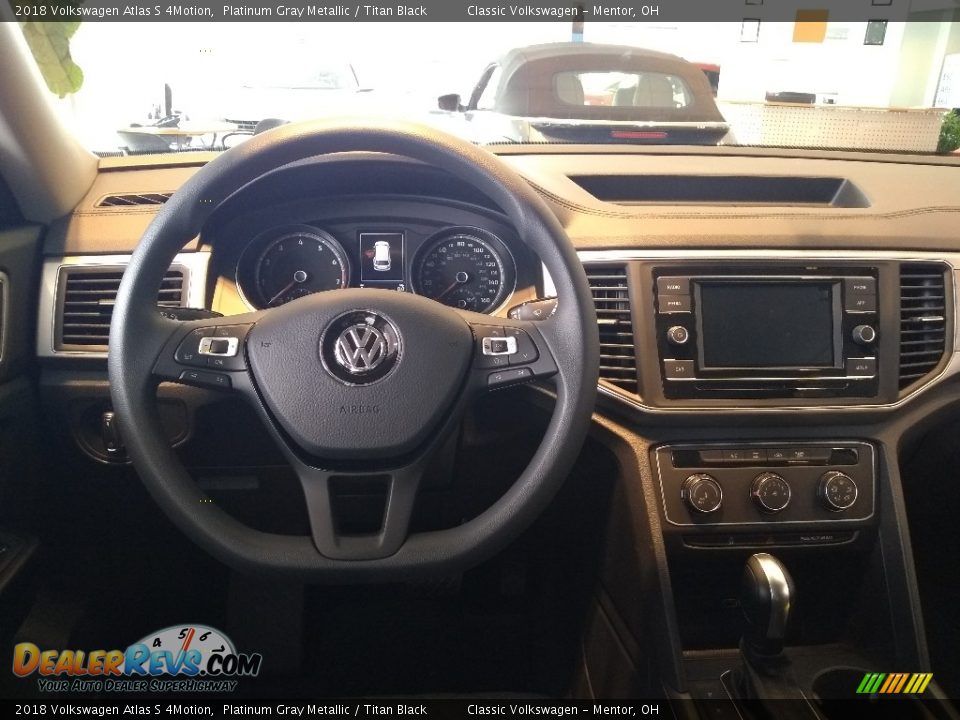 Dashboard of 2018 Volkswagen Atlas S 4Motion Photo #4