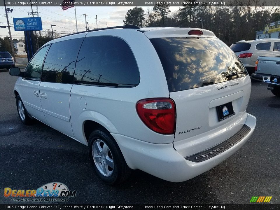 2006 Dodge Grand Caravan SXT Stone White / Dark Khaki/Light Graystone Photo #2