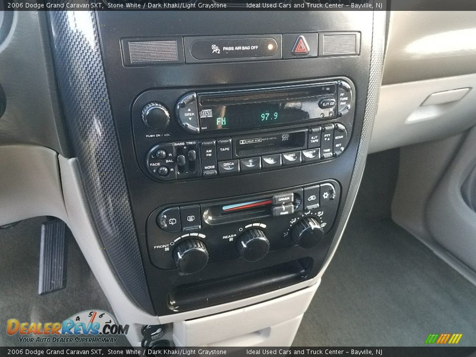 2006 Dodge Grand Caravan SXT Stone White / Dark Khaki/Light Graystone Photo #5