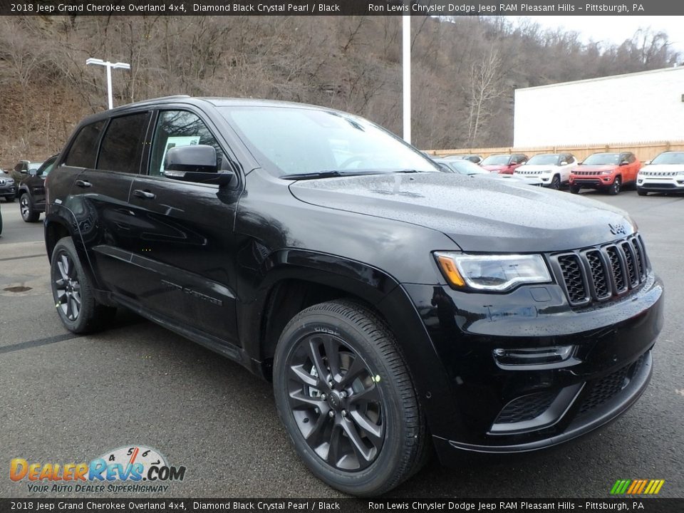 Front 3/4 View of 2018 Jeep Grand Cherokee Overland 4x4 Photo #7