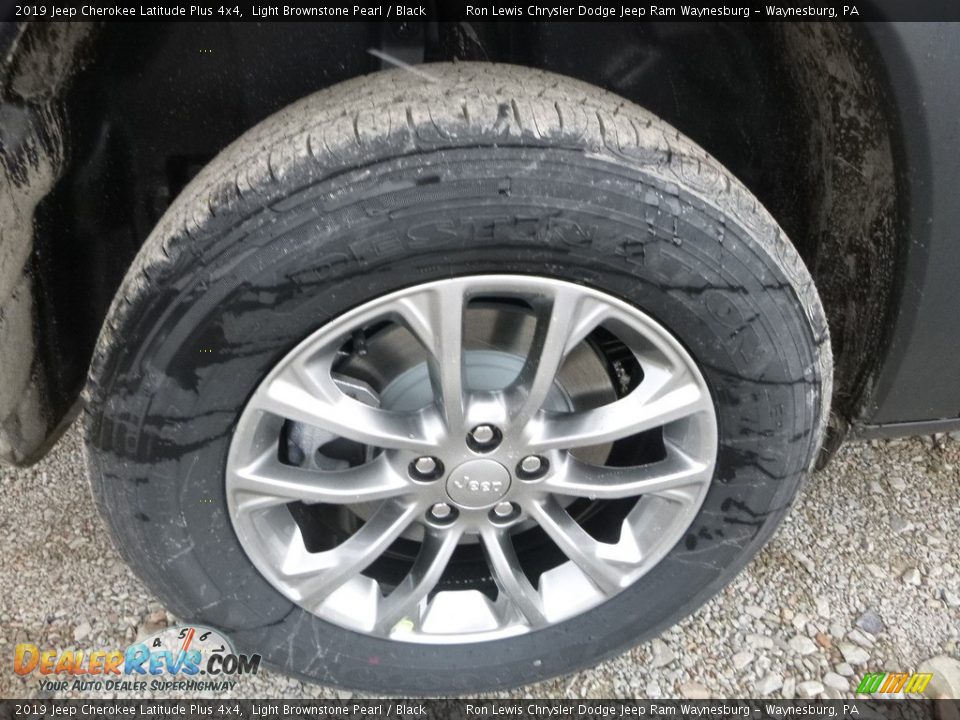 2019 Jeep Cherokee Latitude Plus 4x4 Light Brownstone Pearl / Black Photo #9