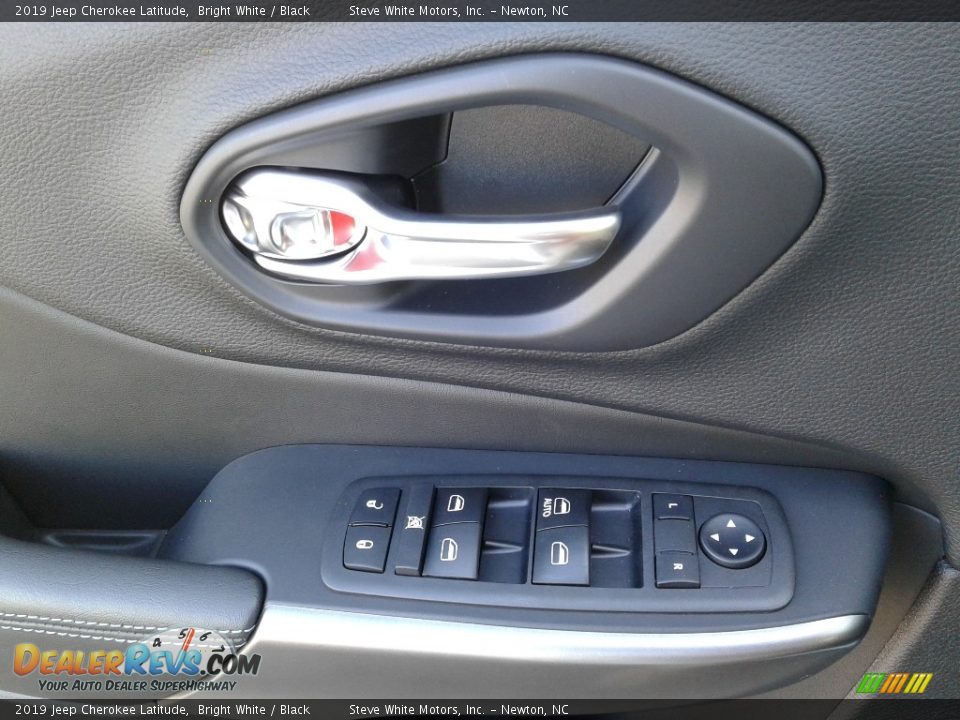 2019 Jeep Cherokee Latitude Bright White / Black Photo #9