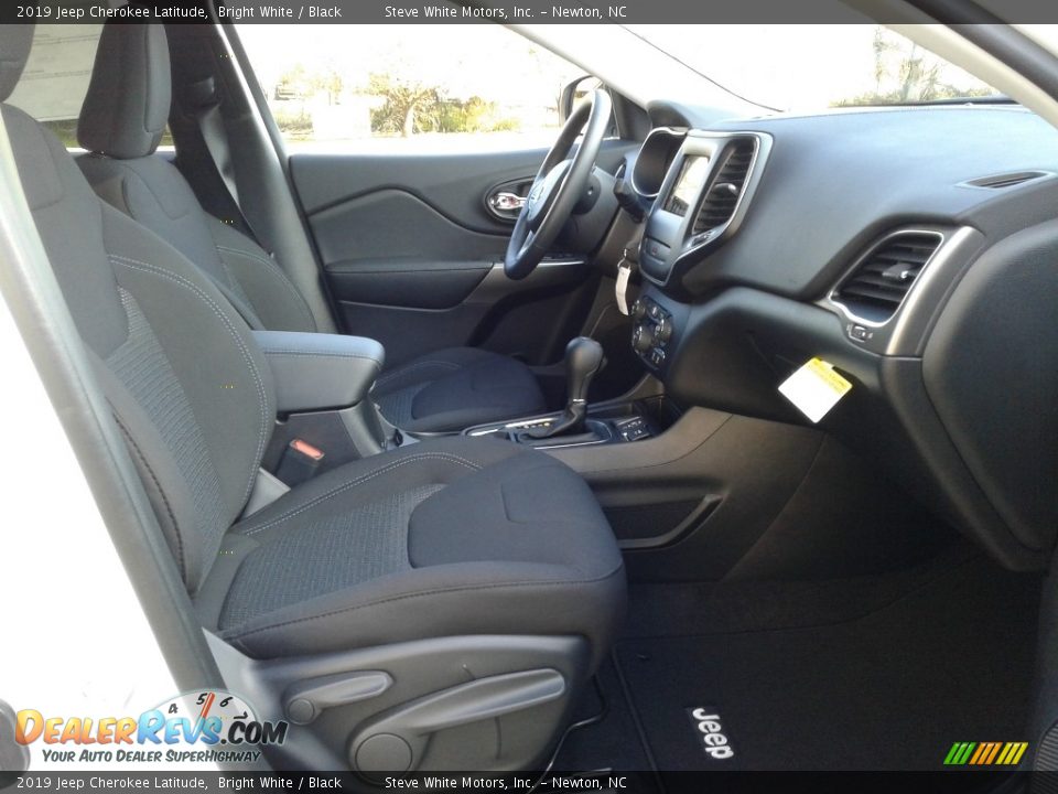 2019 Jeep Cherokee Latitude Bright White / Black Photo #14