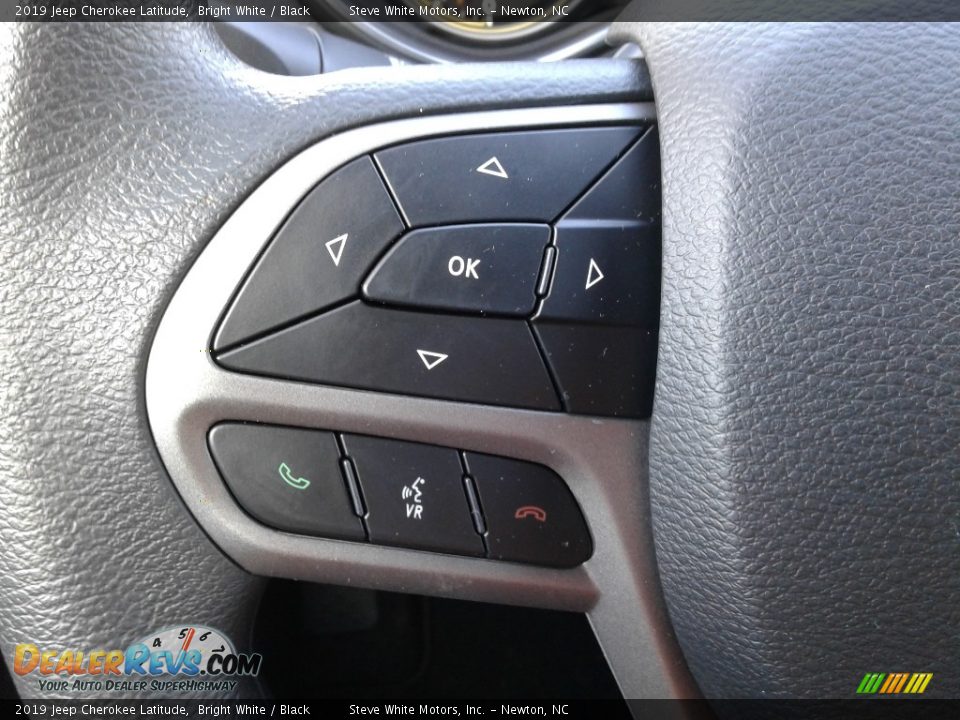2019 Jeep Cherokee Latitude Bright White / Black Photo #15