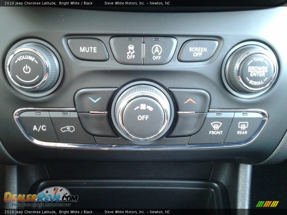 2019 Jeep Cherokee Latitude Bright White / Black Photo #23