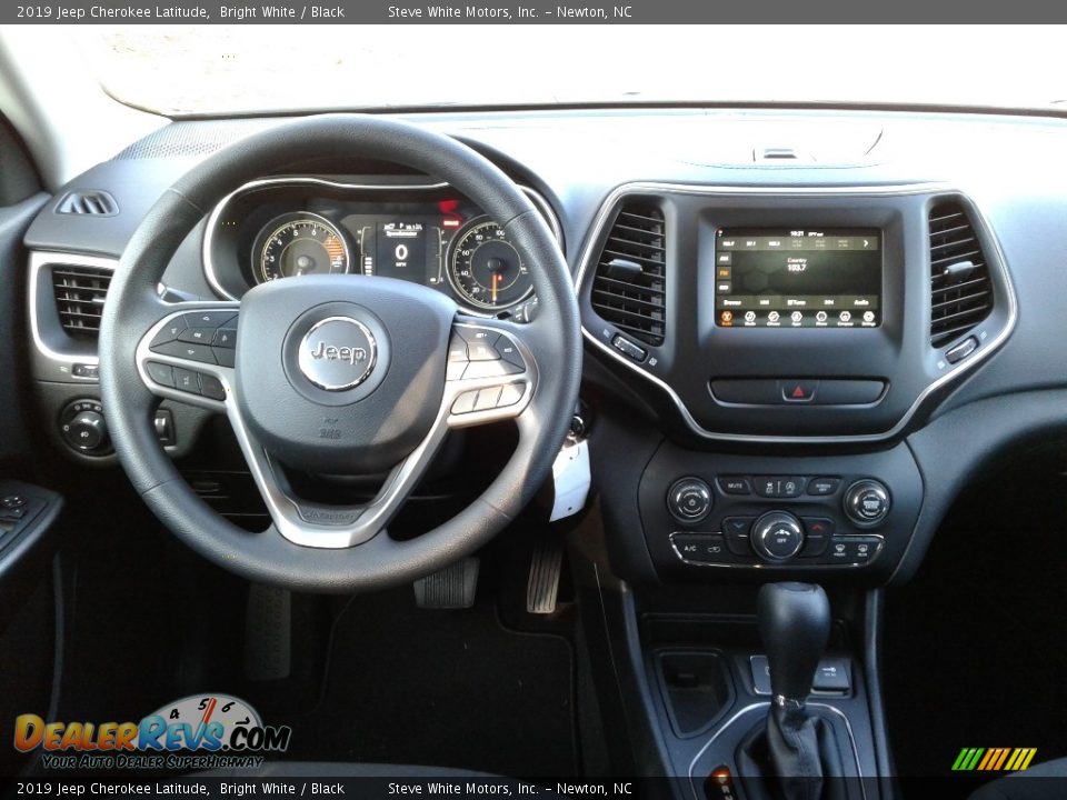 2019 Jeep Cherokee Latitude Bright White / Black Photo #25