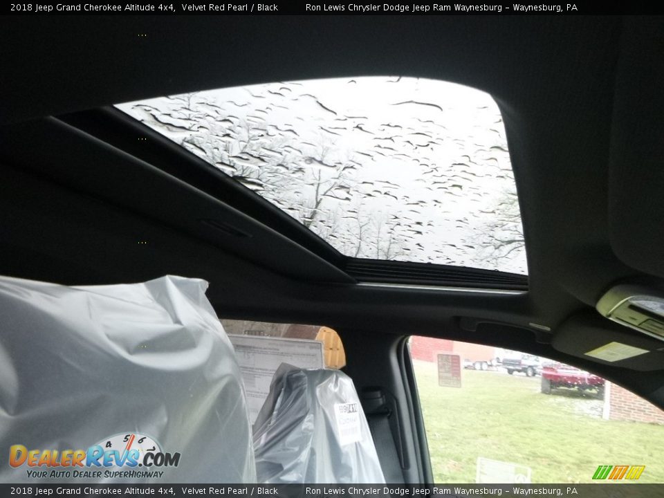 2018 Jeep Grand Cherokee Altitude 4x4 Velvet Red Pearl / Black Photo #10