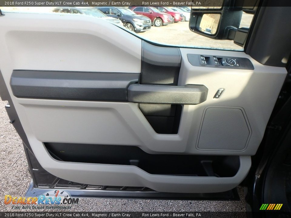 2018 Ford F250 Super Duty XLT Crew Cab 4x4 Magnetic / Earth Gray Photo #13