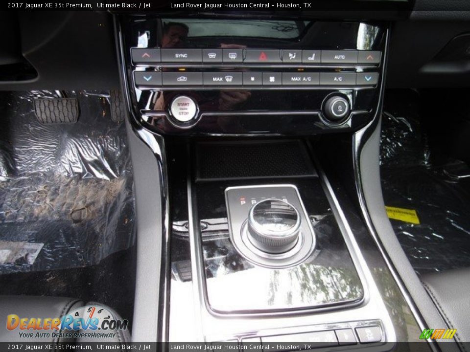 2017 Jaguar XE 35t Premium Ultimate Black / Jet Photo #18