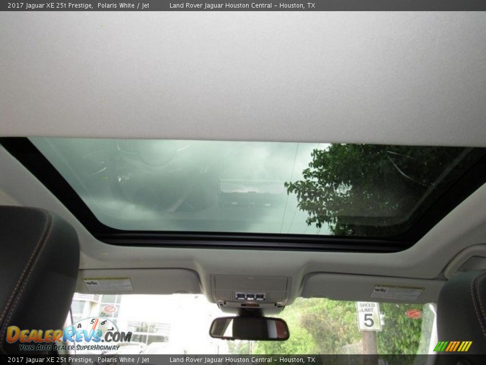 2017 Jaguar XE 25t Prestige Polaris White / Jet Photo #16