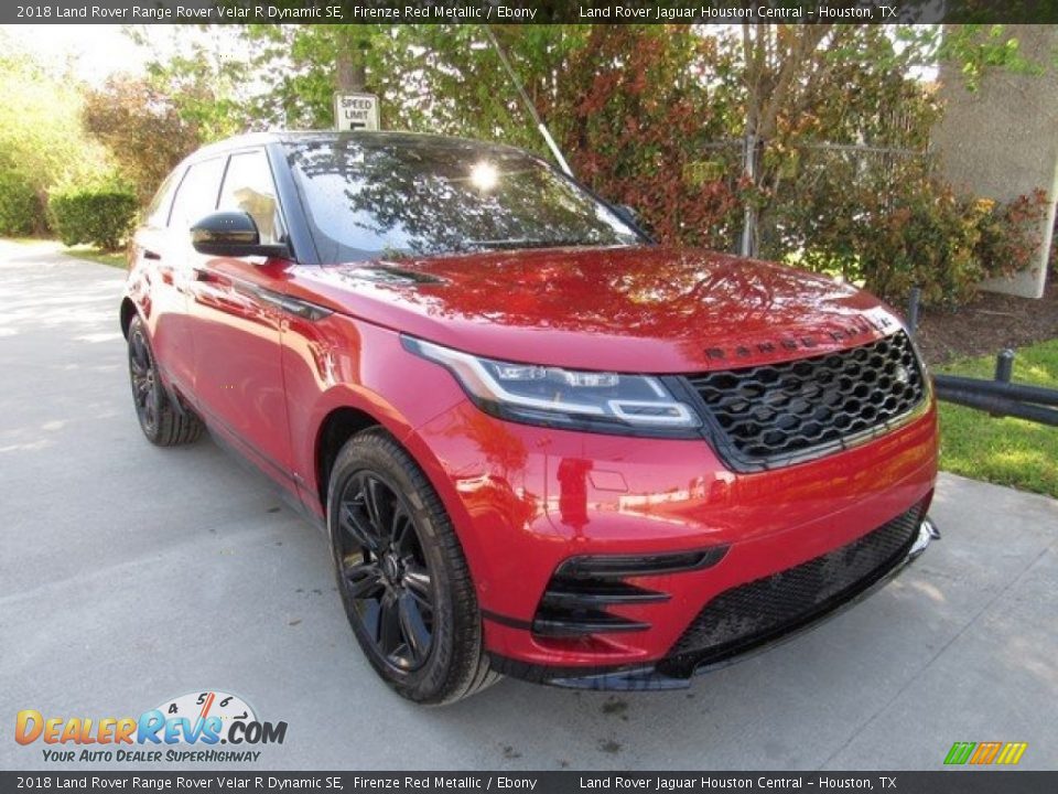 Front 3/4 View of 2018 Land Rover Range Rover Velar R Dynamic SE Photo #2