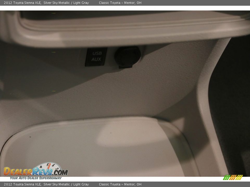 2012 Toyota Sienna XLE Silver Sky Metallic / Light Gray Photo #12