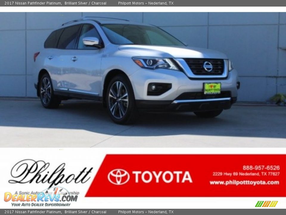 2017 Nissan Pathfinder Platinum Brilliant Silver / Charcoal Photo #1