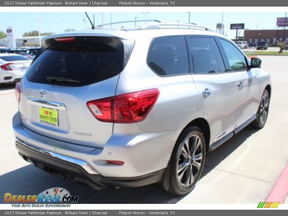 2017 Nissan Pathfinder Platinum Brilliant Silver / Charcoal Photo #8