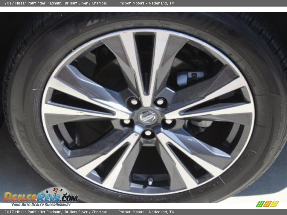2017 Nissan Pathfinder Platinum Brilliant Silver / Charcoal Photo #10