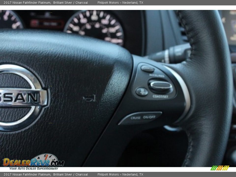 2017 Nissan Pathfinder Platinum Brilliant Silver / Charcoal Photo #24