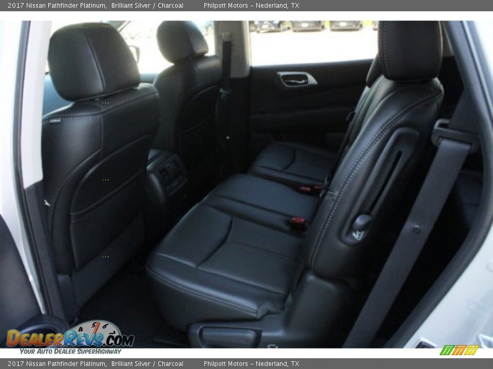2017 Nissan Pathfinder Platinum Brilliant Silver / Charcoal Photo #27