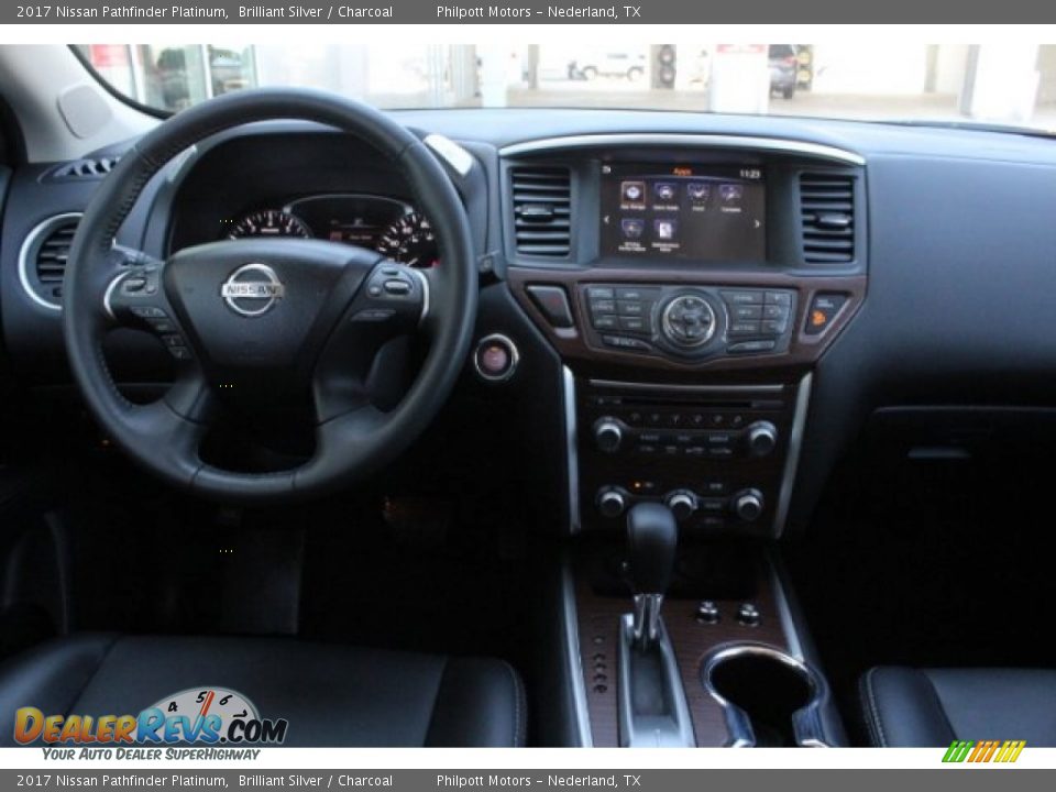 2017 Nissan Pathfinder Platinum Brilliant Silver / Charcoal Photo #29