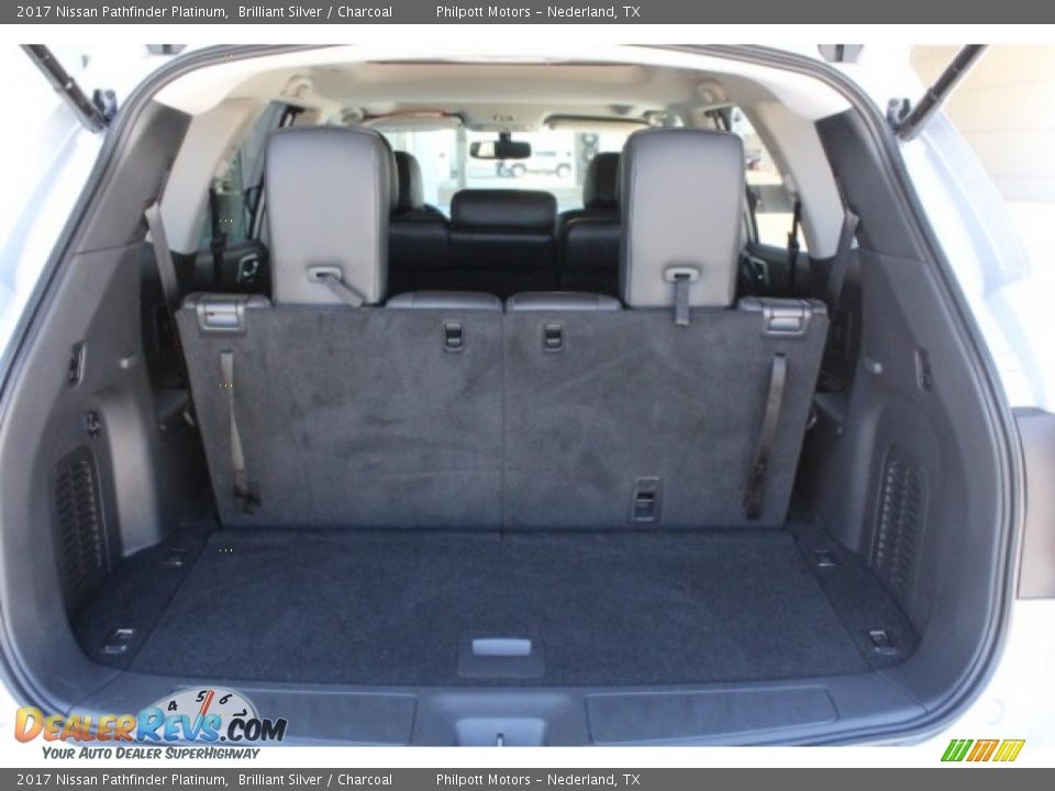 2017 Nissan Pathfinder Platinum Brilliant Silver / Charcoal Photo #31