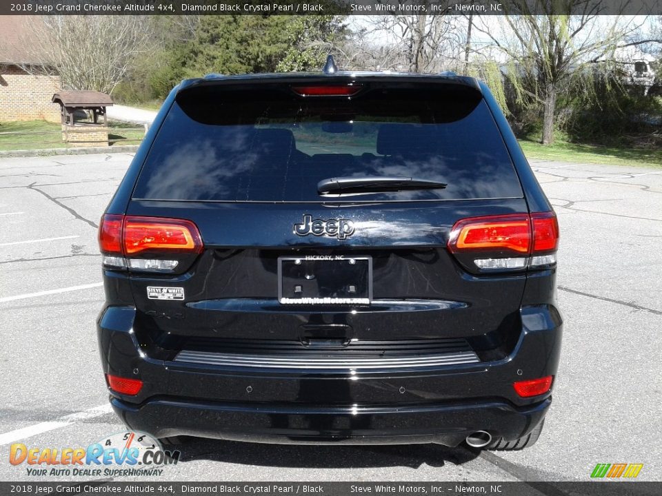 2018 Jeep Grand Cherokee Altitude 4x4 Diamond Black Crystal Pearl / Black Photo #7