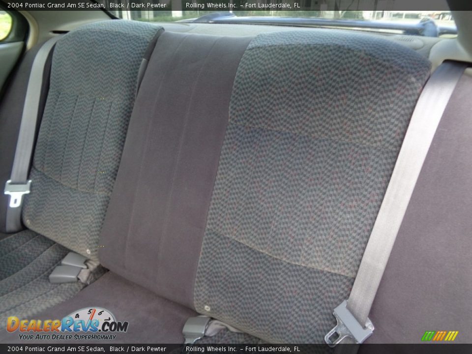 2004 Pontiac Grand Am SE Sedan Black / Dark Pewter Photo #26