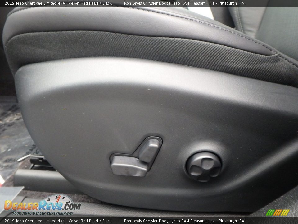 2019 Jeep Cherokee Limited 4x4 Velvet Red Pearl / Black Photo #15