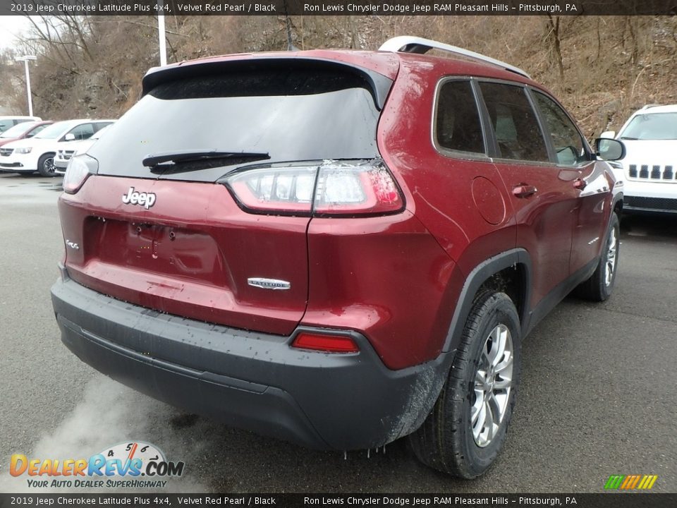 2019 Jeep Cherokee Latitude Plus 4x4 Velvet Red Pearl / Black Photo #5