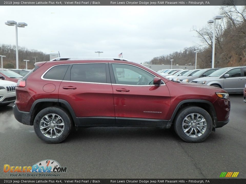 2019 Jeep Cherokee Latitude Plus 4x4 Velvet Red Pearl / Black Photo #6