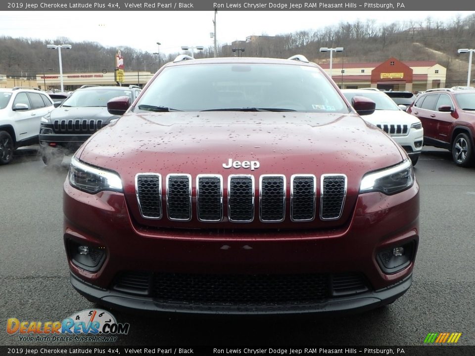 2019 Jeep Cherokee Latitude Plus 4x4 Velvet Red Pearl / Black Photo #8