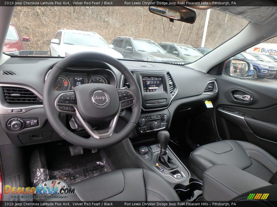 2019 Jeep Cherokee Latitude Plus 4x4 Velvet Red Pearl / Black Photo #12