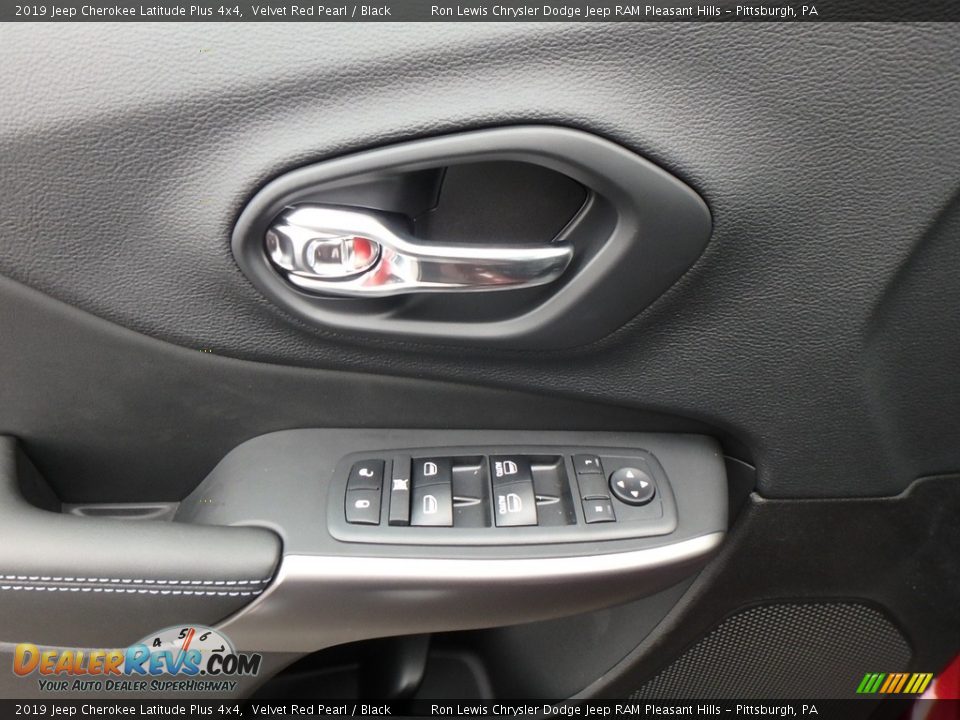 2019 Jeep Cherokee Latitude Plus 4x4 Velvet Red Pearl / Black Photo #13